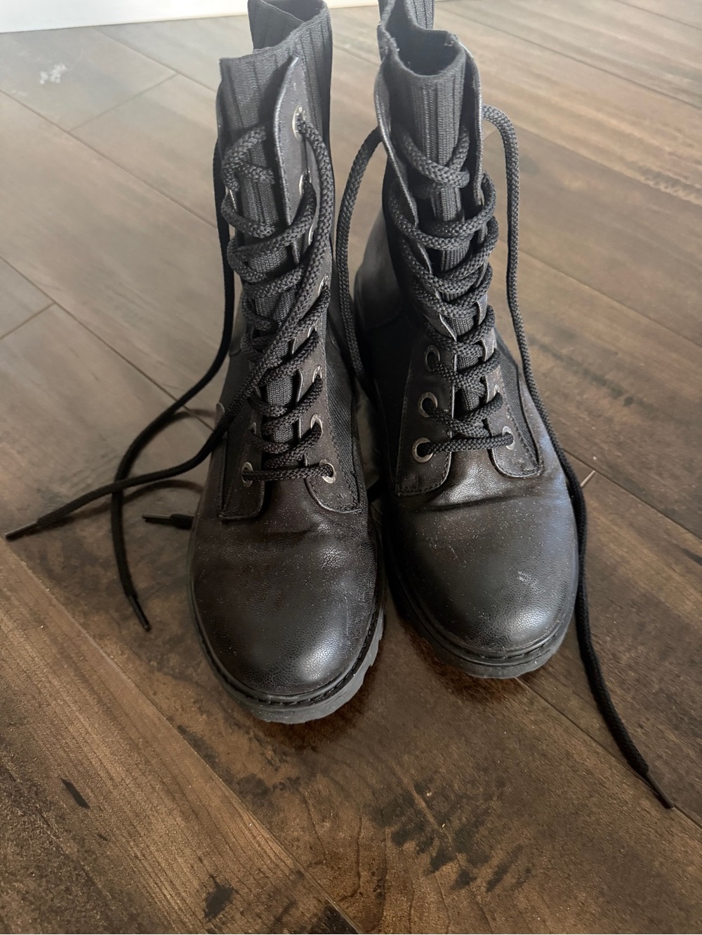 Blowfish Malibu Reilly Black Lace-Up Combat Boots - women’s size 9